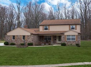371 Timberlane Dr, Avon Lake, OH 44012