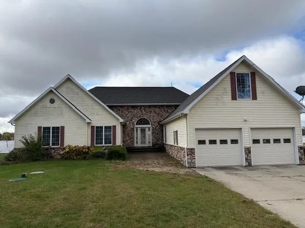 8859 Cherrywood Ln, Lakeview, MI 48850