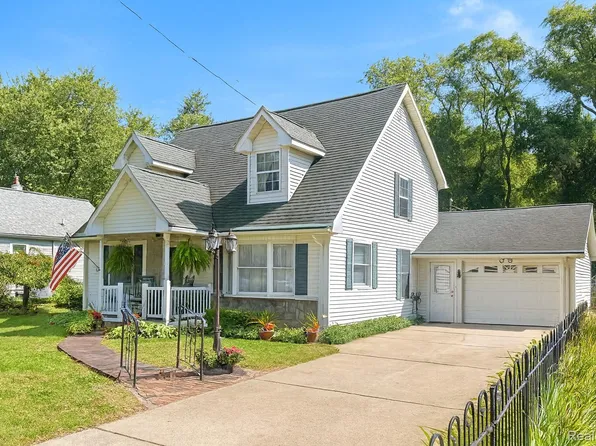 3132 Saint Pierre St, Monroe, MI 48162