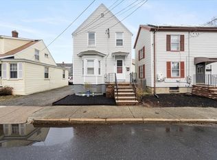 28 Everett St, Woburn, MA 01801
