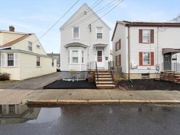 28 Everett St, Woburn, MA 01801