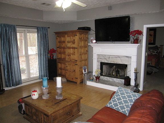 4th image of 226 Lee Road 207