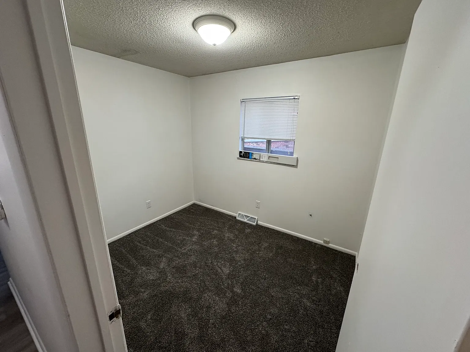 2 bed, 750 sqft, $900 — Photo 4