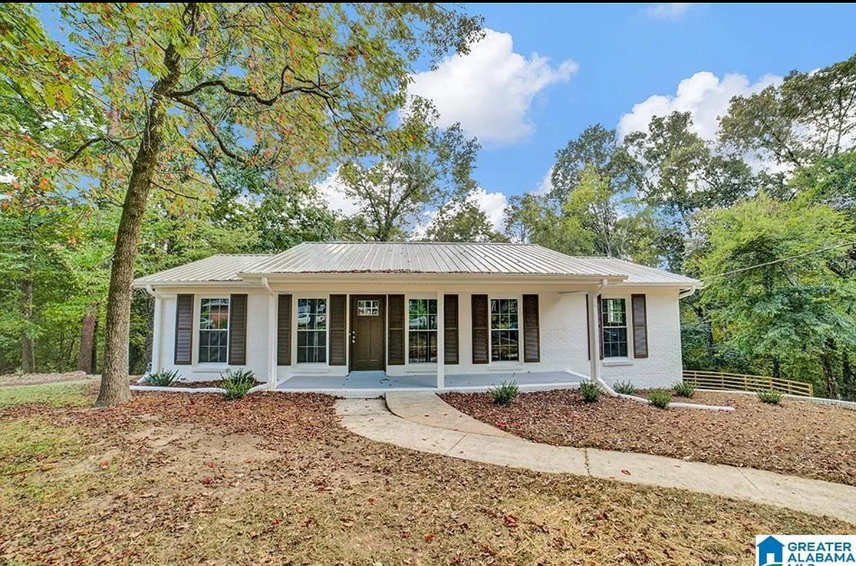 Building Photo - 2200 Dogwood Trl