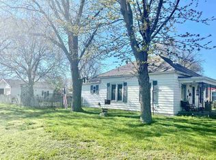 601 McMillan St, Holdrege, NE 68949