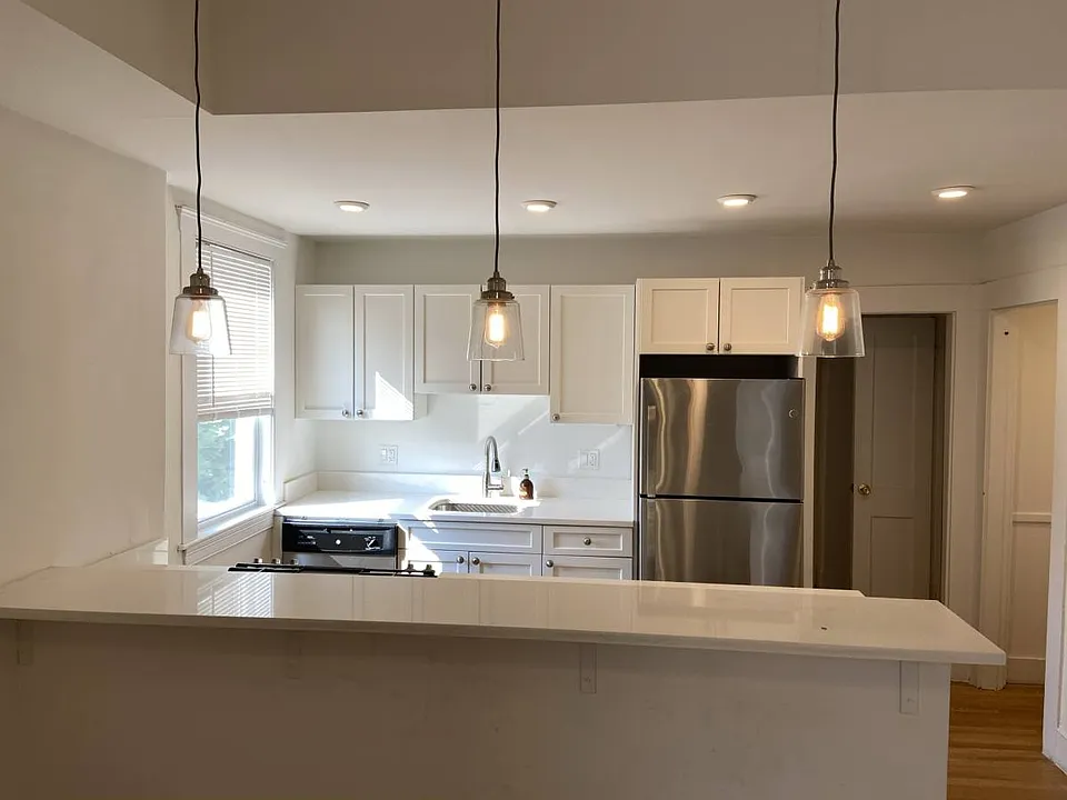 38 Newton St #2