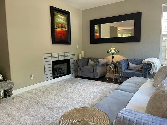 688 Peridot Pl — Photo 5