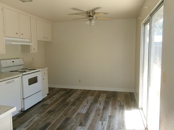 3rd image of 3430 Roanoke Ct
