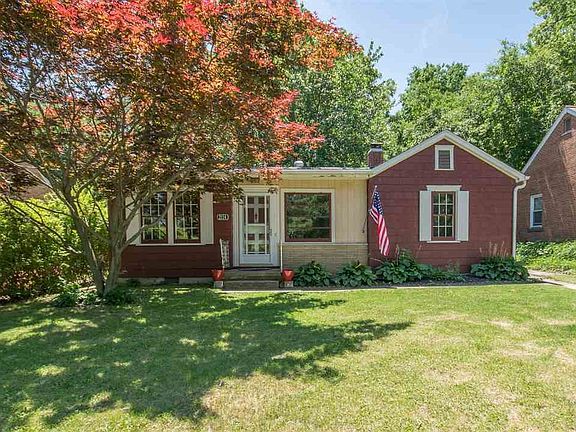 2nd image of 2114 E Riverview Ct
