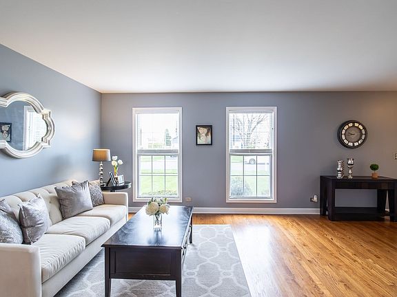 4th image of 665 Waterford Dr