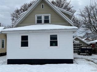 110 Edgemere Rd, Syracuse, NY 13208