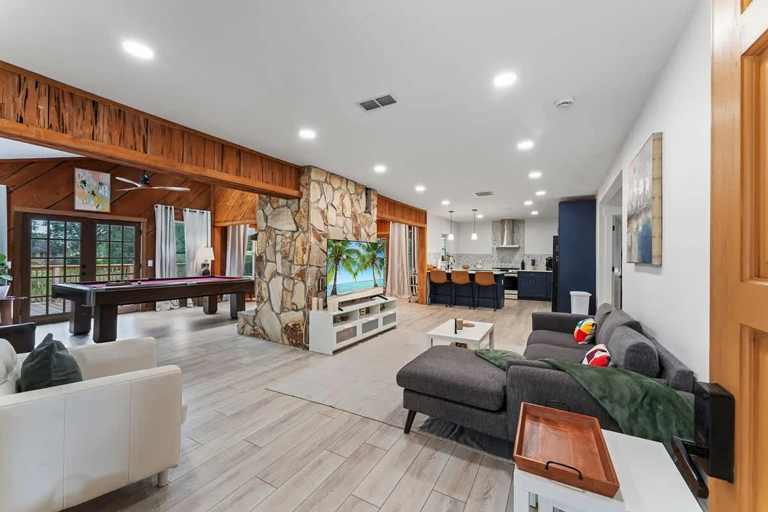 2 bed, 2.0 bath, $3,131 — Photo 4