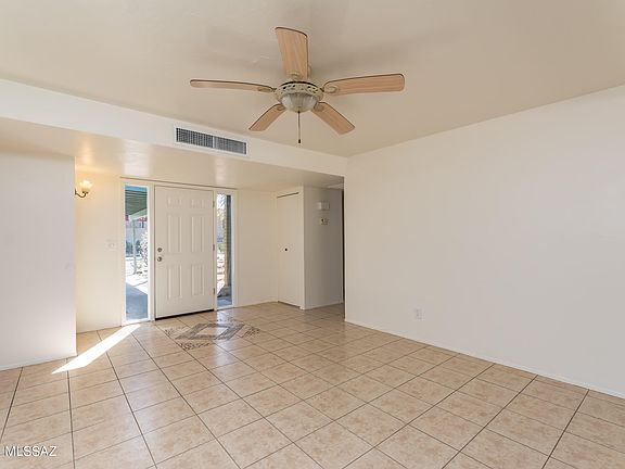 3rd image of 109 E Mountain Morning Dr