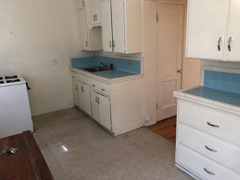 2nd image of 1812 1/2 Gold Ave SE