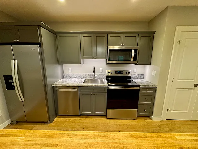 411 Patrick Henry Dr — Photo 27