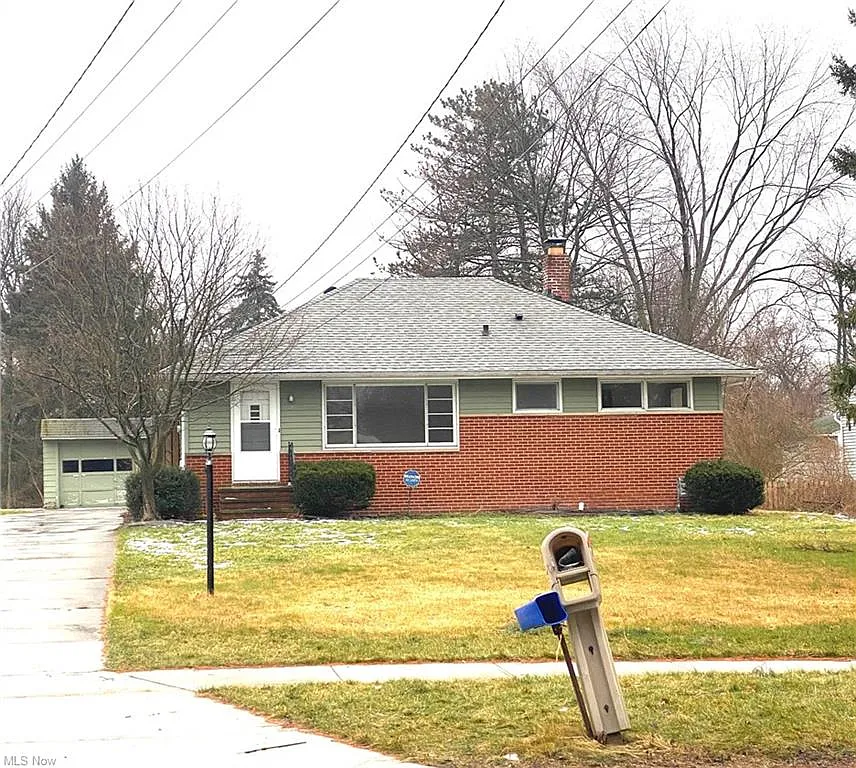 19819 Drake Rd photo 1