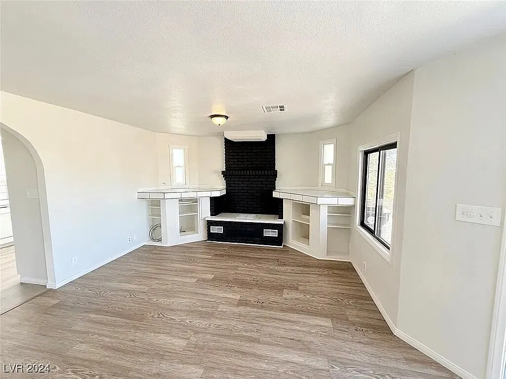 3 bed, 1013 sqft, $1,500 — Photo 2