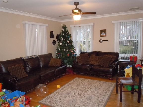 3rd image of 734 Virgina Ave
