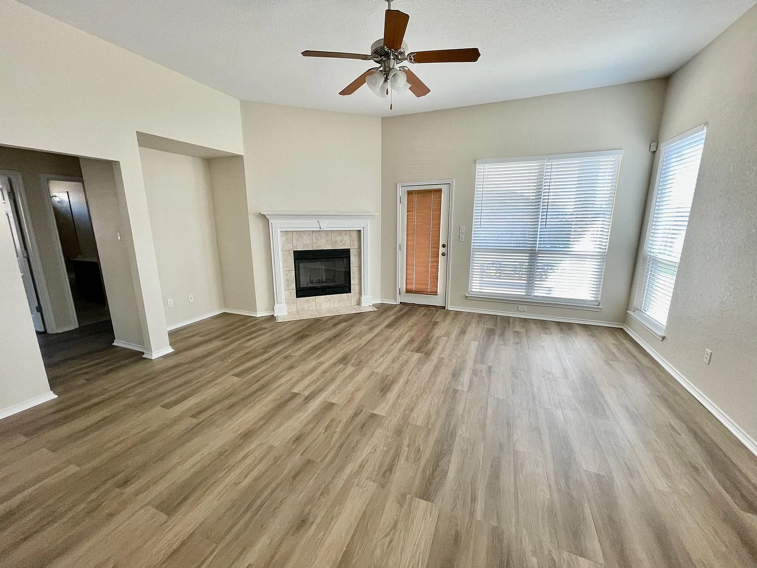 3 bed, 1706 sqft, $1,745 — Photo 2