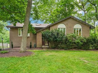129 Green Forest Dr, Baden, PA 15005