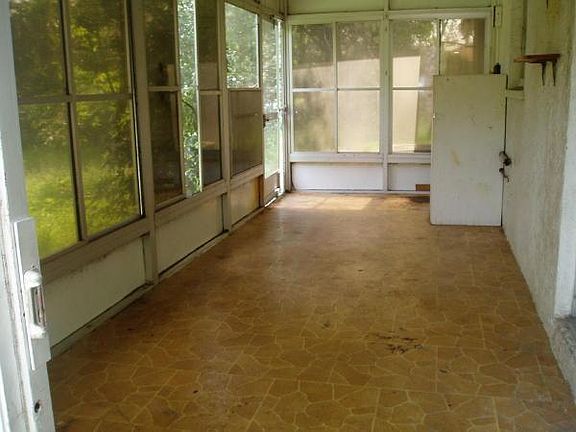 4th image of 4224 Mariner Ln