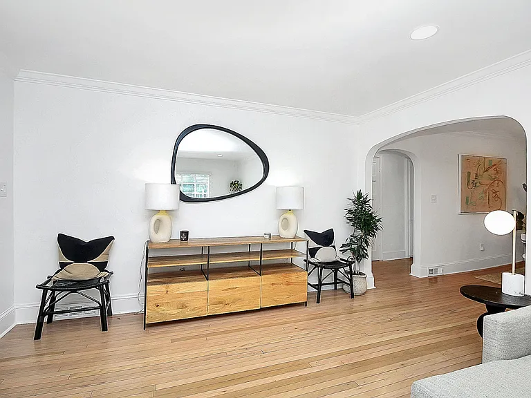 1824 Merriman Ave — Photo 6