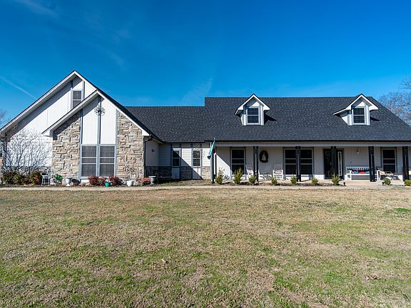 2nd image of 733 Ridgeview Dr