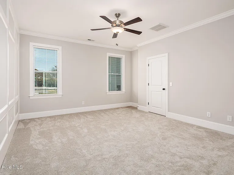 3842 W Wilson St — Photo 32