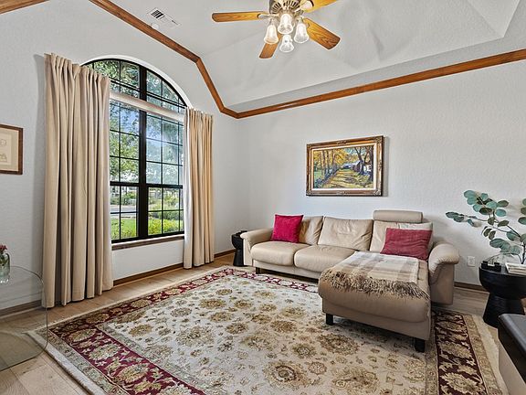 5th image of 119 Ellebracht Dr