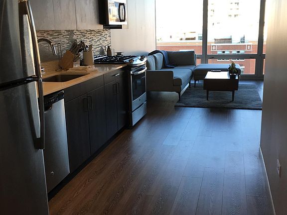 3rd image of 741 N Milwaukee Ave #705