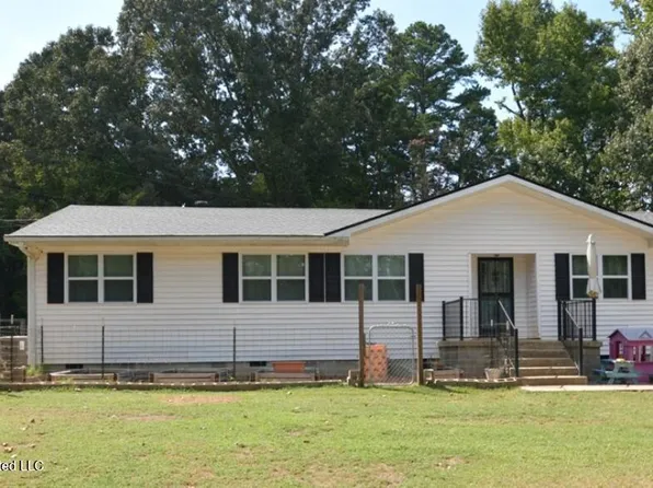 725 Shinault Rd, Byhalia, MS 38611