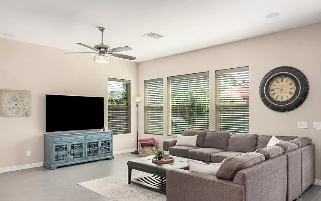 3269 E Ironside Ln — Photo 13