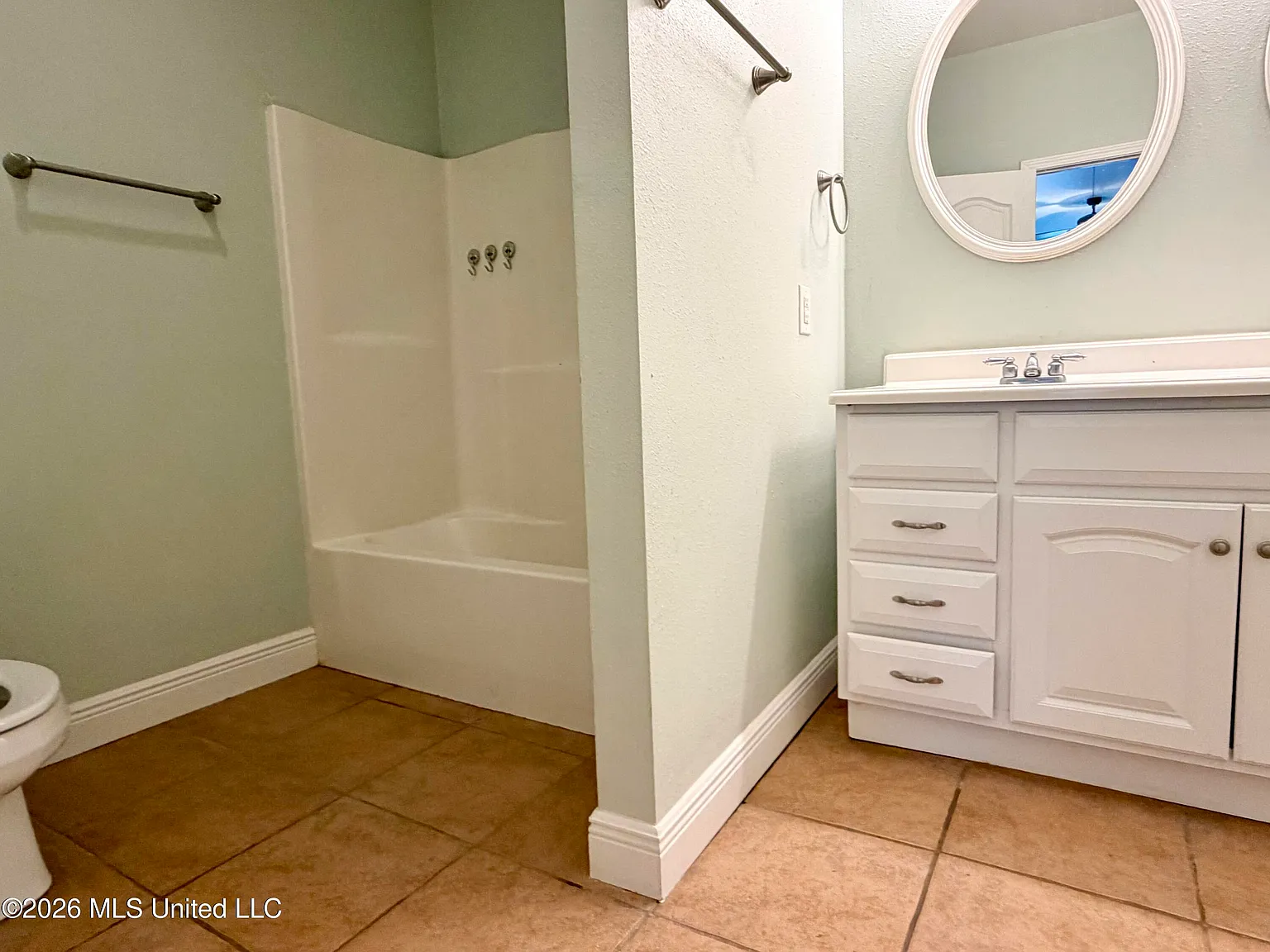 3 bed, 2.0 bath, 1519 sqft, $1,750 — Photo 4