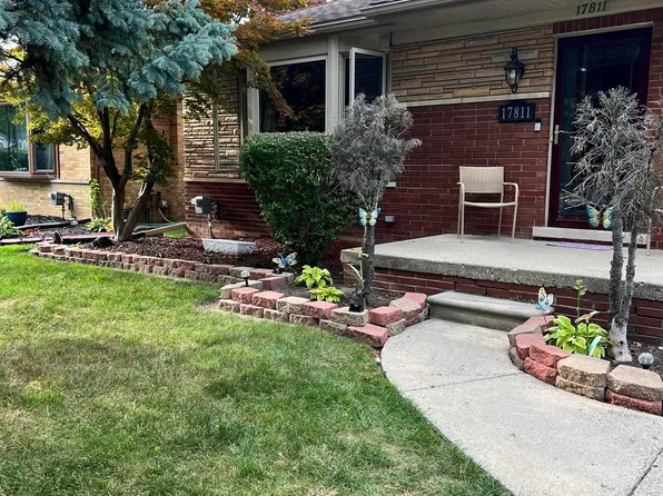 17811 Lincoln Ave, Eastpointe, MI 48021