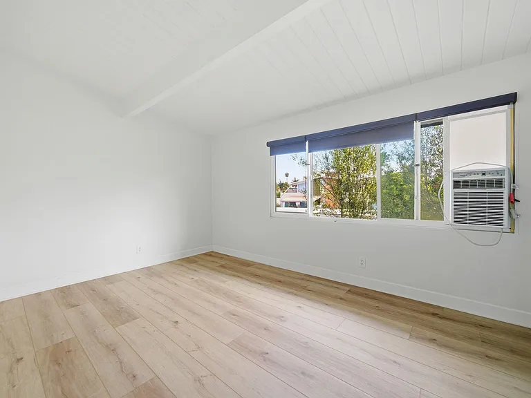 4200 Shorecrest — Photo 12
