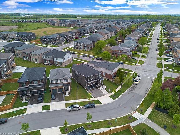 3rd image of 116 Crossmore Cres