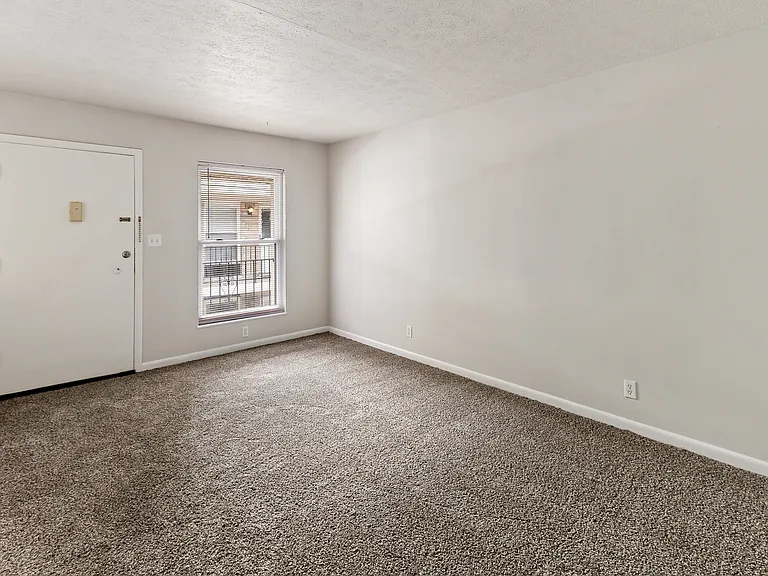 Parkway Plaza — Photo 17