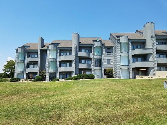 2nd image of 70 Clubhouse Tower Cir