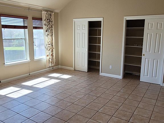3rd image of 3709 Turetella Dr
