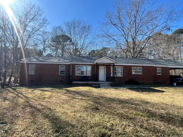 110 Brookhaven Dr, Greenwood, SC 29646