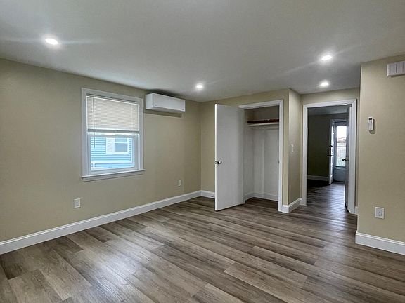 3rd image of 18 Swan Rd APT 3