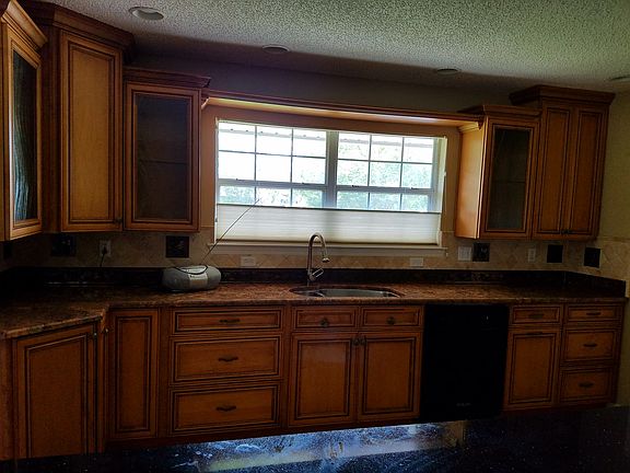 5th image of 1499 Summit Oaks Dr E
