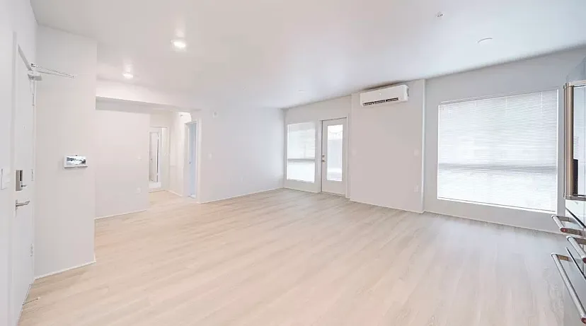 2 bed, 910 sqft, $3,400 — Photo 4