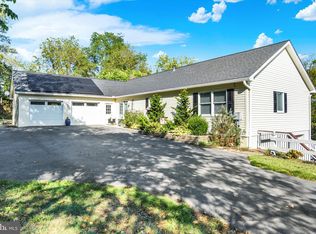 126 Hummel Ln, Hummelstown, PA 17036