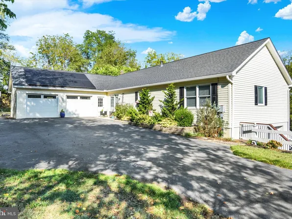 126 Hummel Ln, Hummelstown, PA 17036