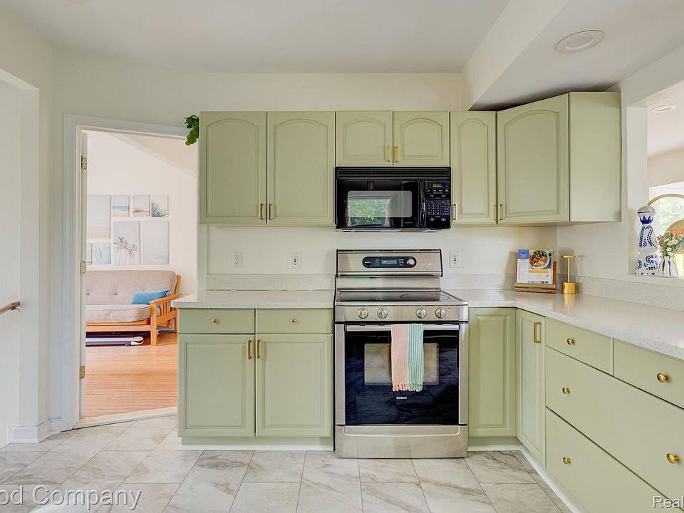 1665 W Troy St, photo 18