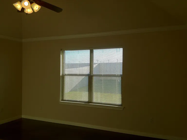 600 Monticello Cir — Photo 5