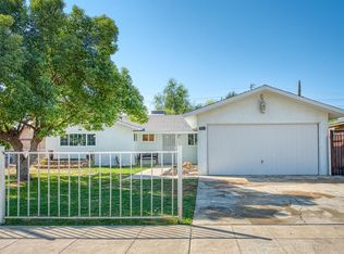 947 W Woodward Ave, Fresno, CA 93706
