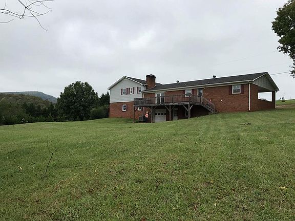 3rd image of 210 Walker Ln
