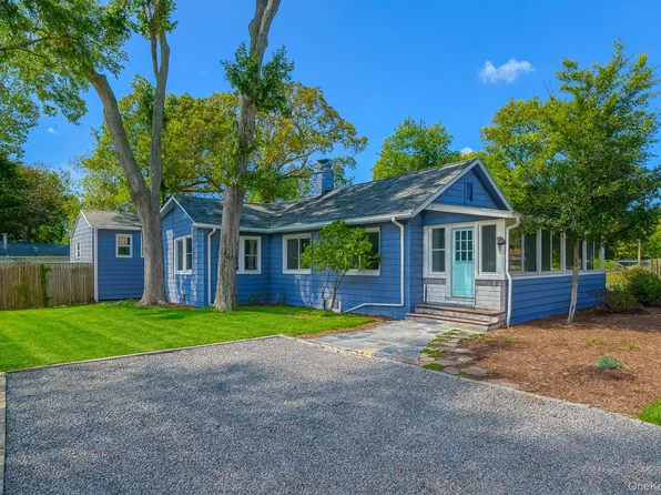 561 N Windsor Avenue, Brightwaters, NY 11718